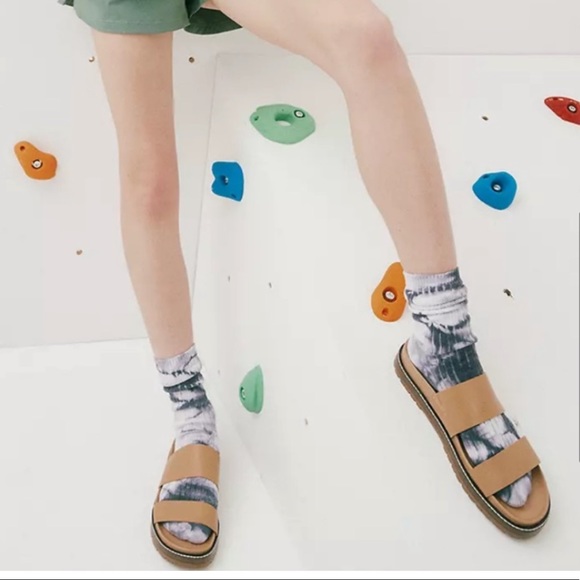 Madewell The Charley Double-Strap Slide Sandal in Desert Camel - Picture 4 of 10